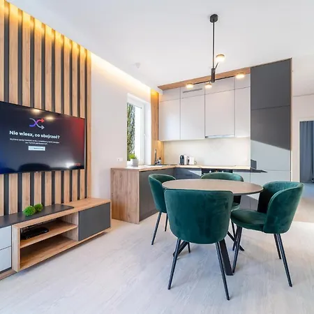 Bella Vista - 3pok, 4 Lozkz, Centrum, Parking, Winda, Widok Na Rzeke, Netflix Appartement