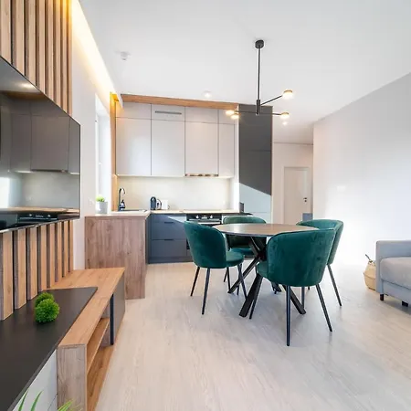 Bella Vista - 3pok, 4 Lozkz, Centrum, Parking, Winda, Widok Na Rzeke, Netflix *